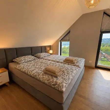Mila Lakeview House Znamirowice